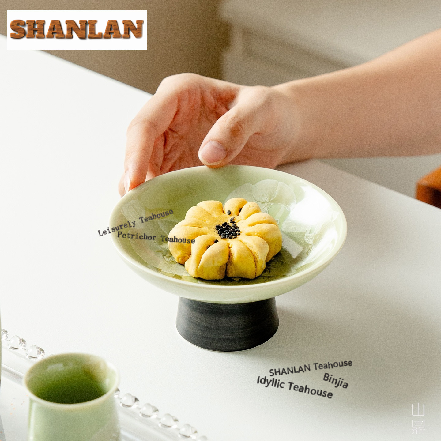Piring Kristal Motif Bunga Es  - Food Snacks Items ulasan dan harga